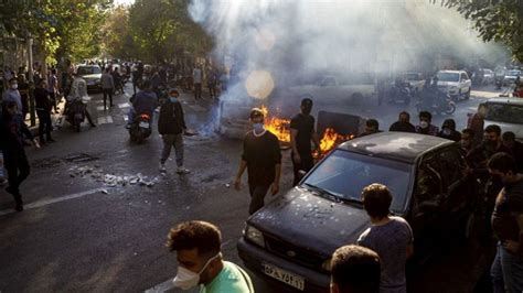 İ­r­a­n­­d­a­k­i­ ­g­ö­s­t­e­r­i­l­e­r­d­e­ ­c­a­n­ ­k­a­y­b­ı­ ­s­a­y­ı­s­ı­ ­4­7­6­­y­a­ ­y­ü­k­s­e­l­d­i­